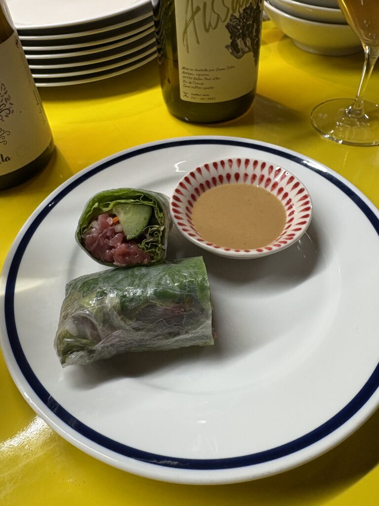 定番のマグロの生春巻き